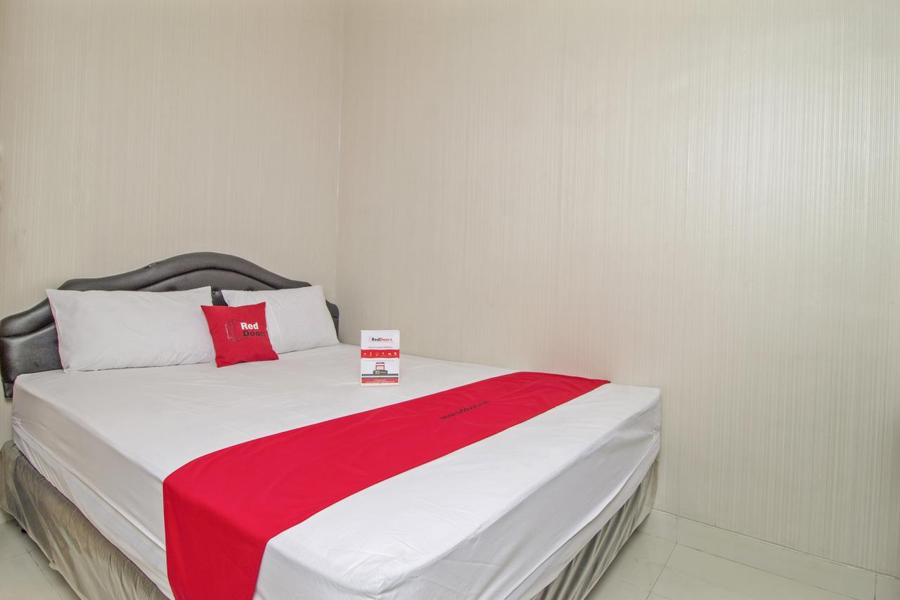 Отель Reddoorz @ Mangga Besar 2 Джакарта Экстерьер фото